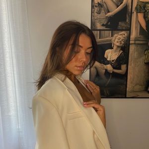 Meet your Posher, Logan